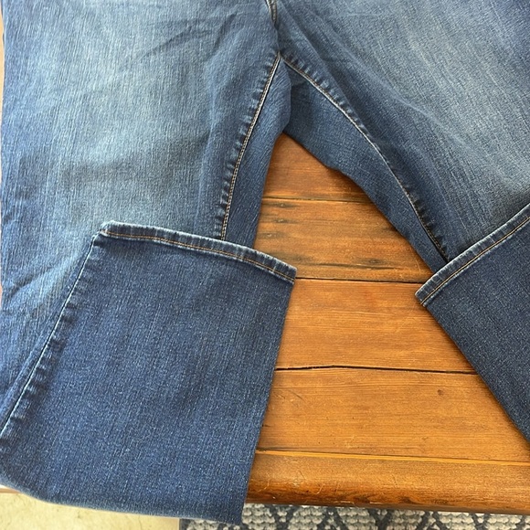 Kut Catherine  boyfriend denim 
22W - Picture 7 of 7